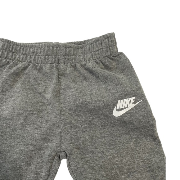 Nike White and Gray Baby Sports Set - Picture 4 of 10